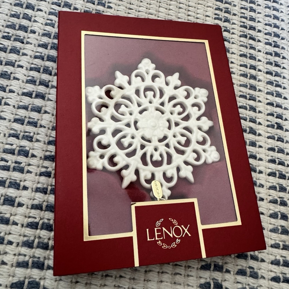 2023 Lenox Annual Snowflake Snow Fantasies Ornament in Box #894443 NEW